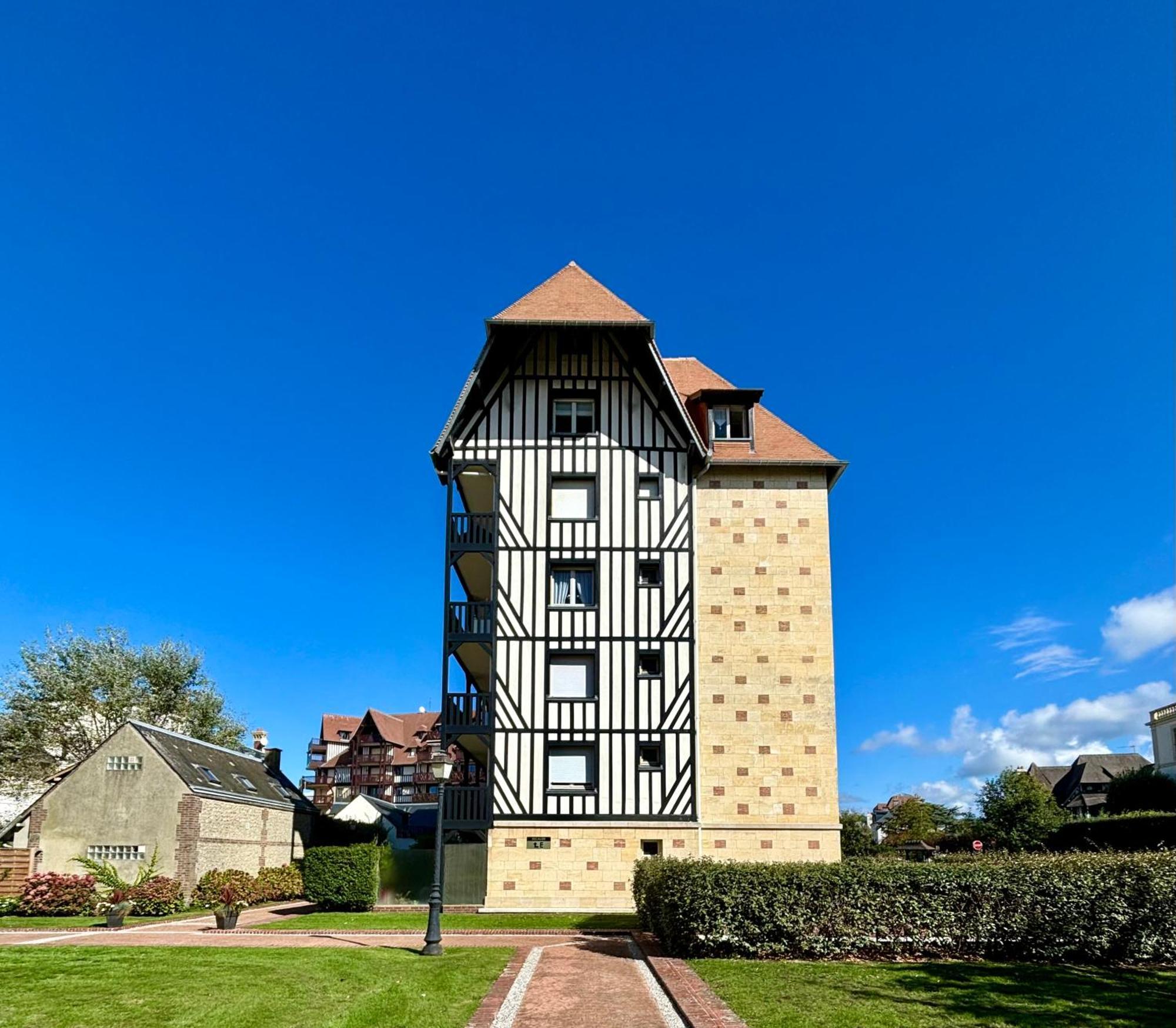 Studio En Rez De Jardin Deauville Centre Et Plage Kültér fotó