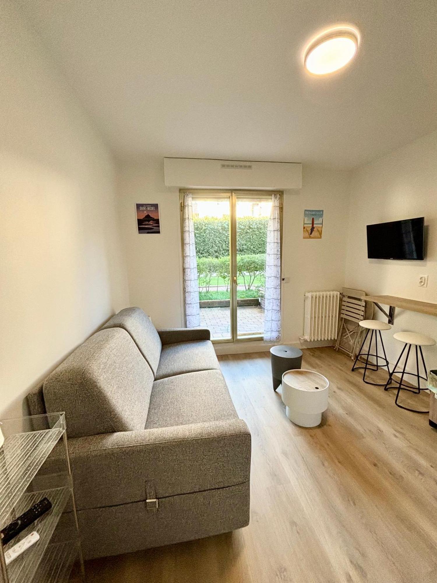 Studio En Rez De Jardin Deauville Centre Et Plage Kültér fotó